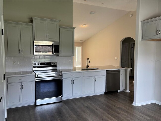 Building Photo - 98 Pine Cir Dr