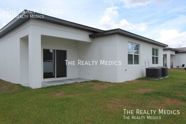 Building Photo - 211 Bedford Dr
