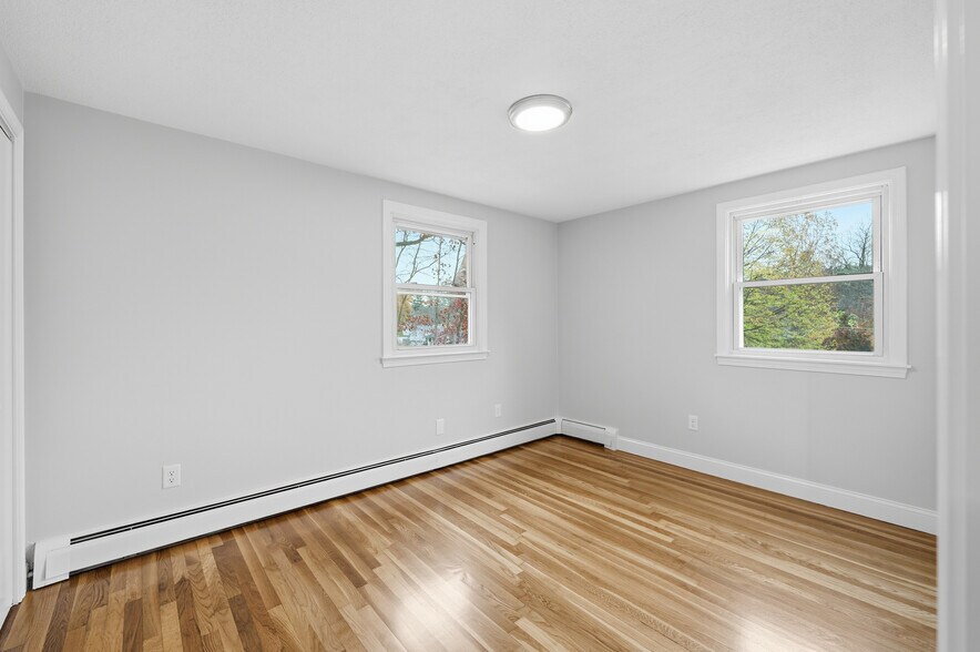 Building Photo - 4 Sandberg Rd