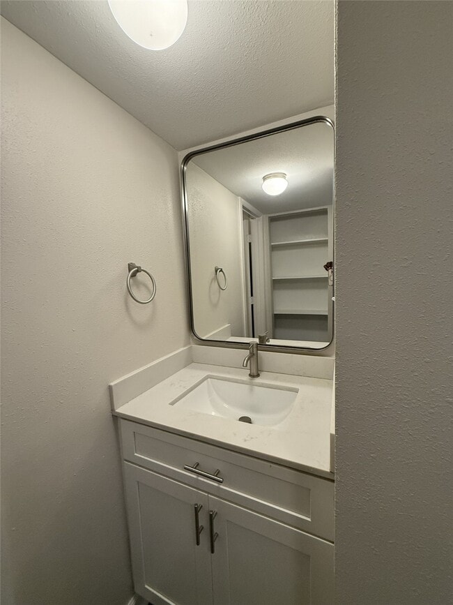 Building Photo - 1824 Thonig Rd