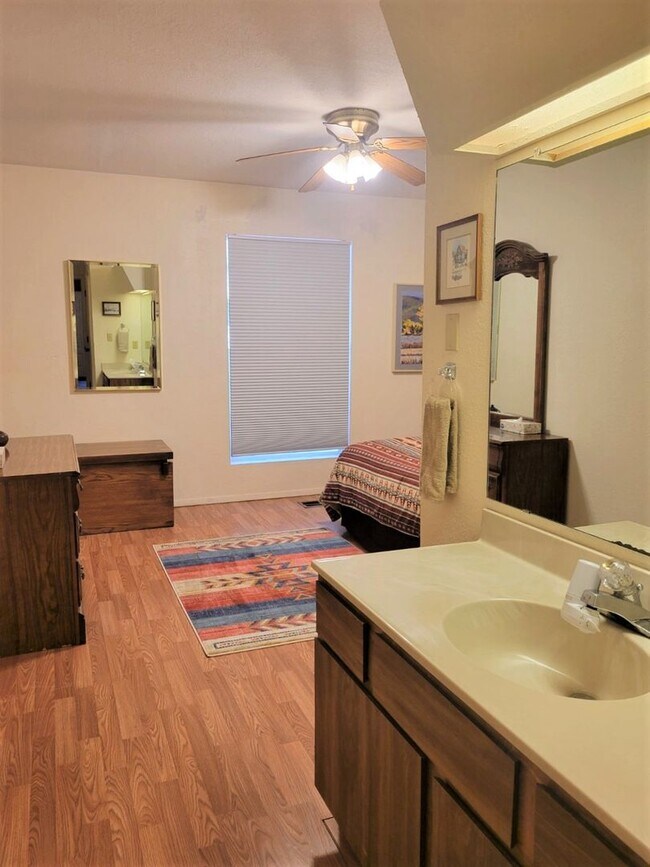Building Photo - 119 Whispering Pines Way