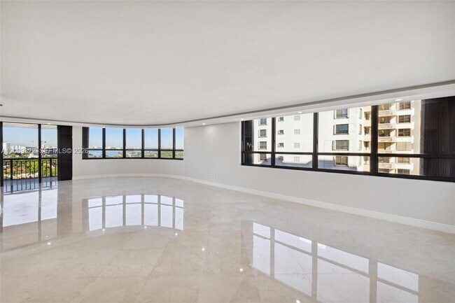 Building Photo - 10175 Collins Ave