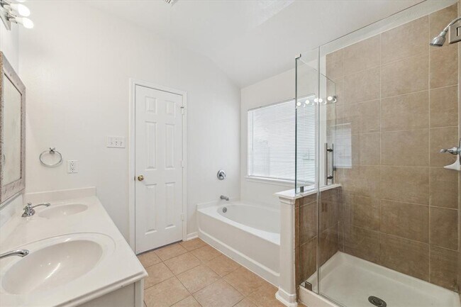 Building Photo - 25111 Florina Ranch Dr