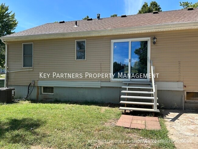 Building Photo - 8149 Grand Ave