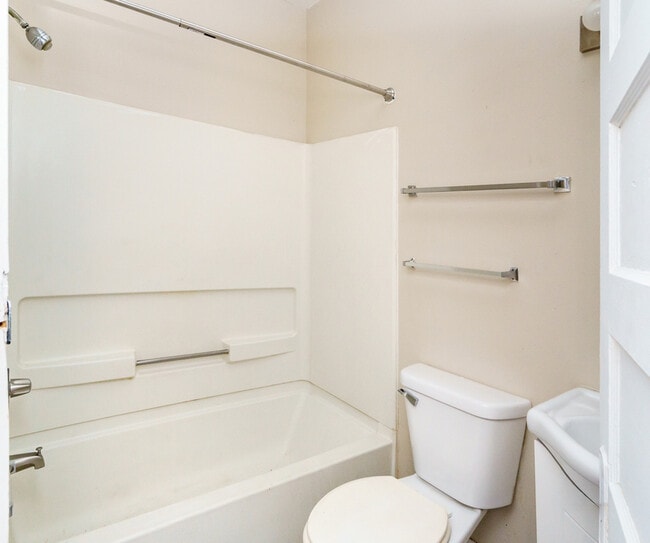 Building Photo - 3105 4th Ave S