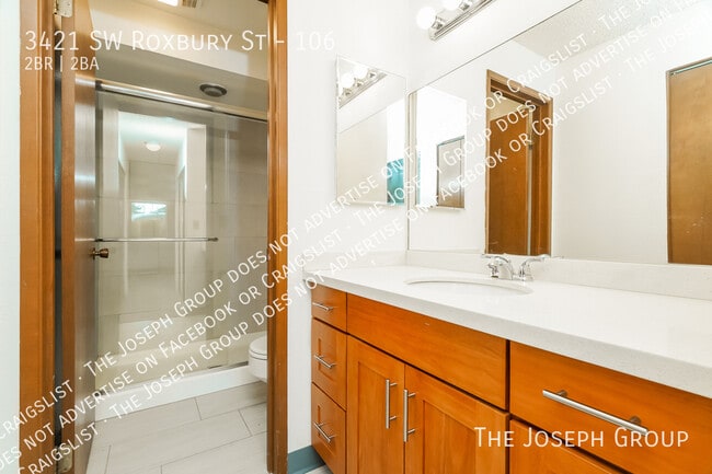 Building Photo - 3421 SW Roxbury St