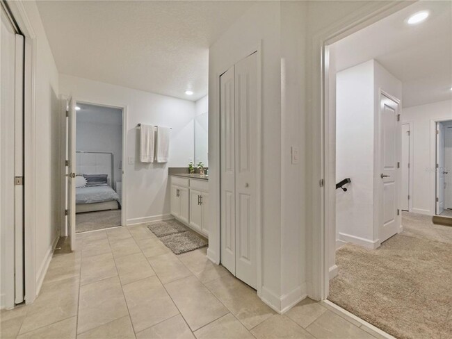 Building Photo - 9084 Sommerset Hills Dr
