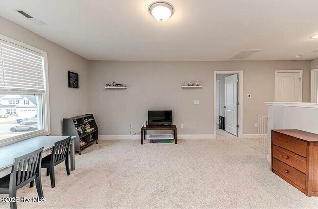 Building Photo - 223 Burnside Dr