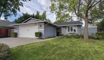 Building Photo - 10086 La Paz Ave