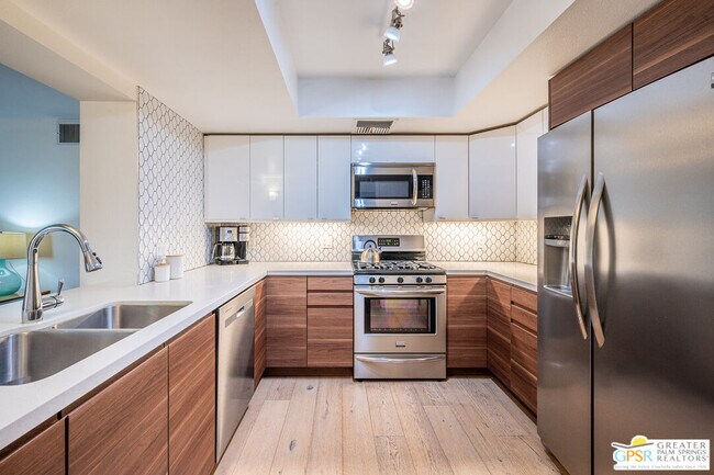 Building Photo - 2094 Normandy Ct