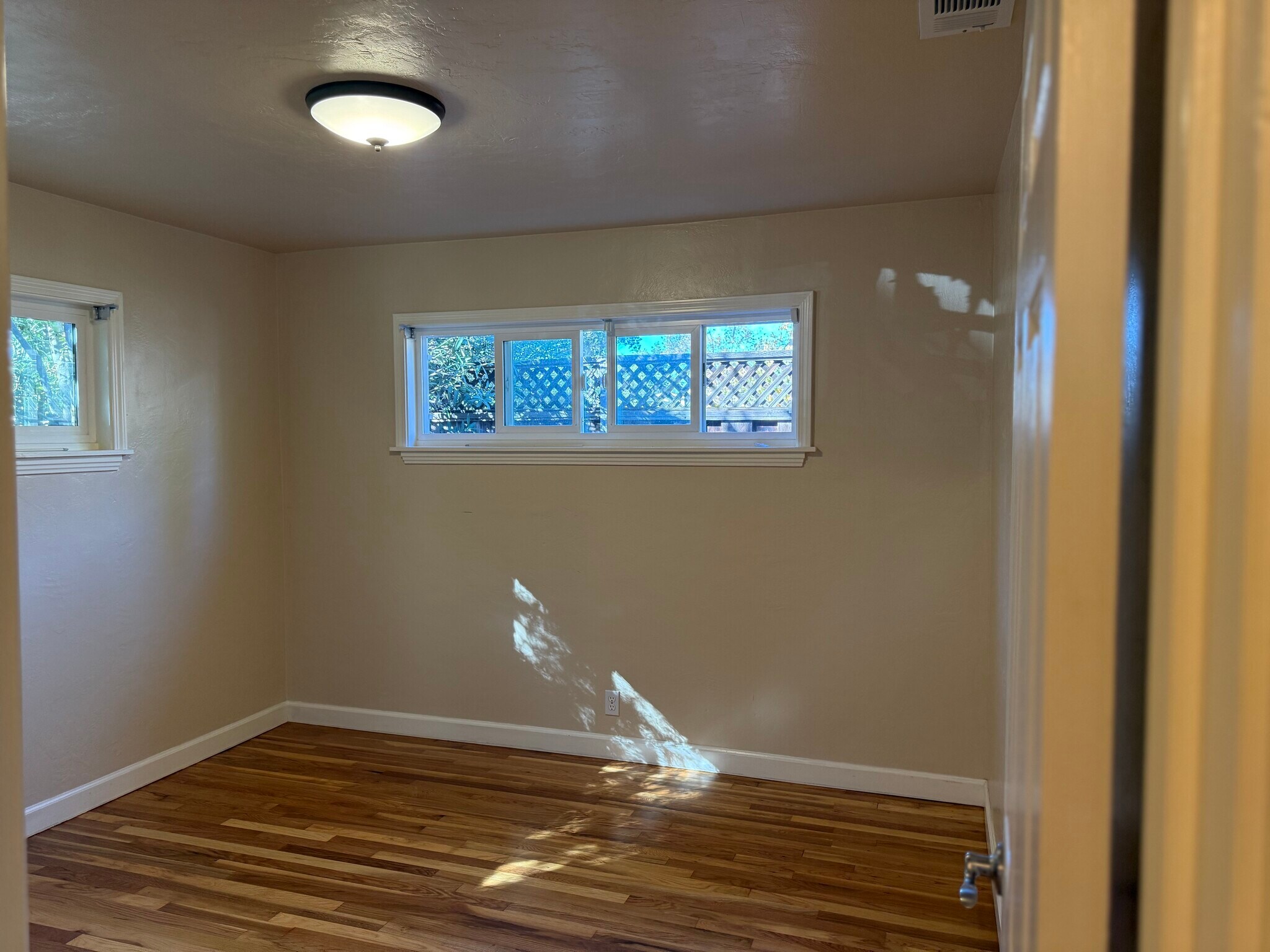 Rear Bedroom - 725 Laurel St