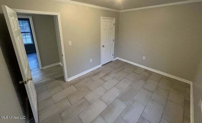 Building Photo - 214 Carter St