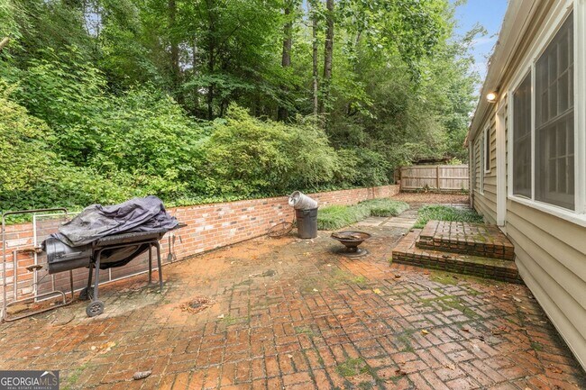 Building Photo - 2986 Mornington Dr NW
