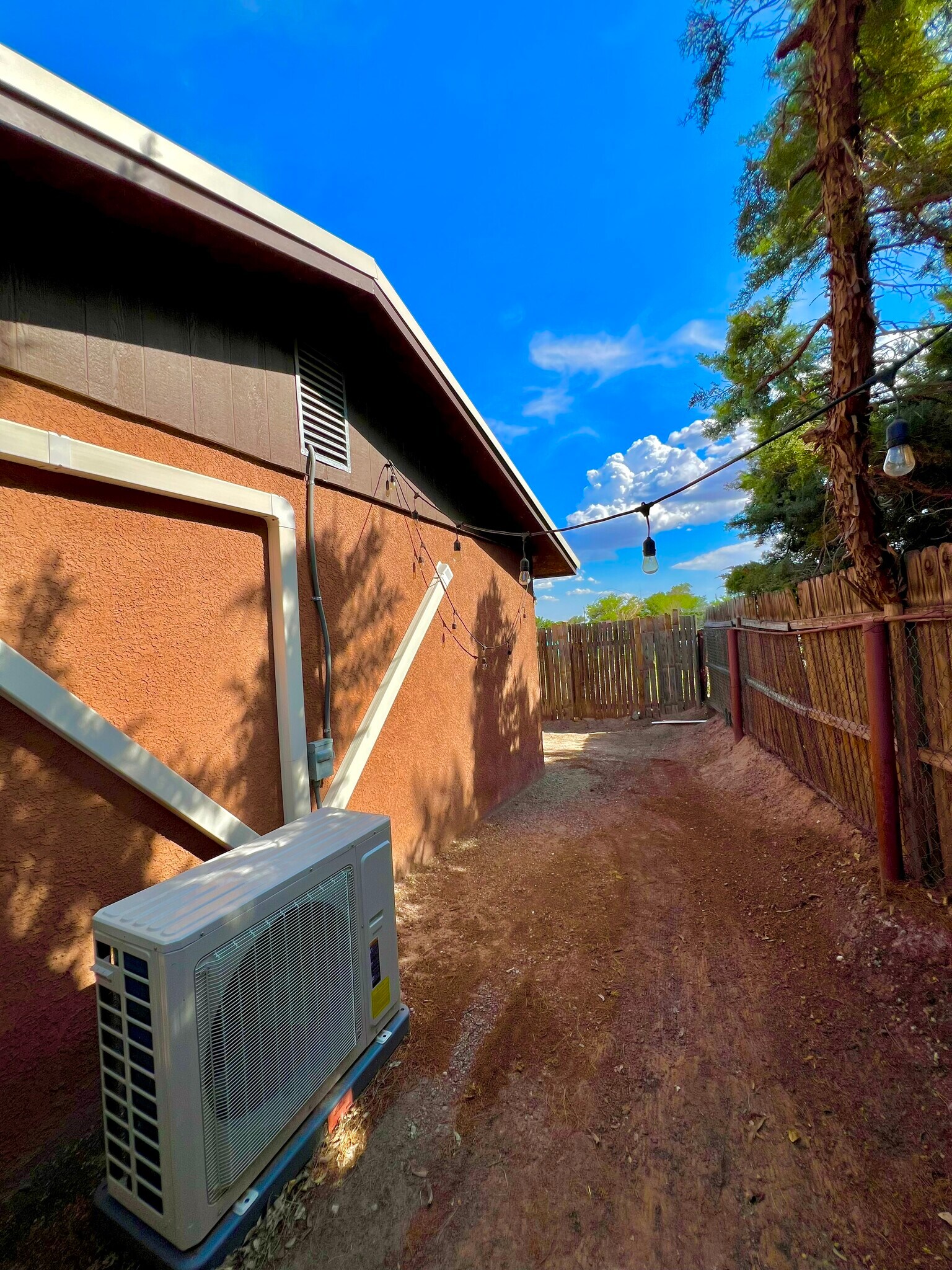 Building Photo - 3056 Tenorio Dr