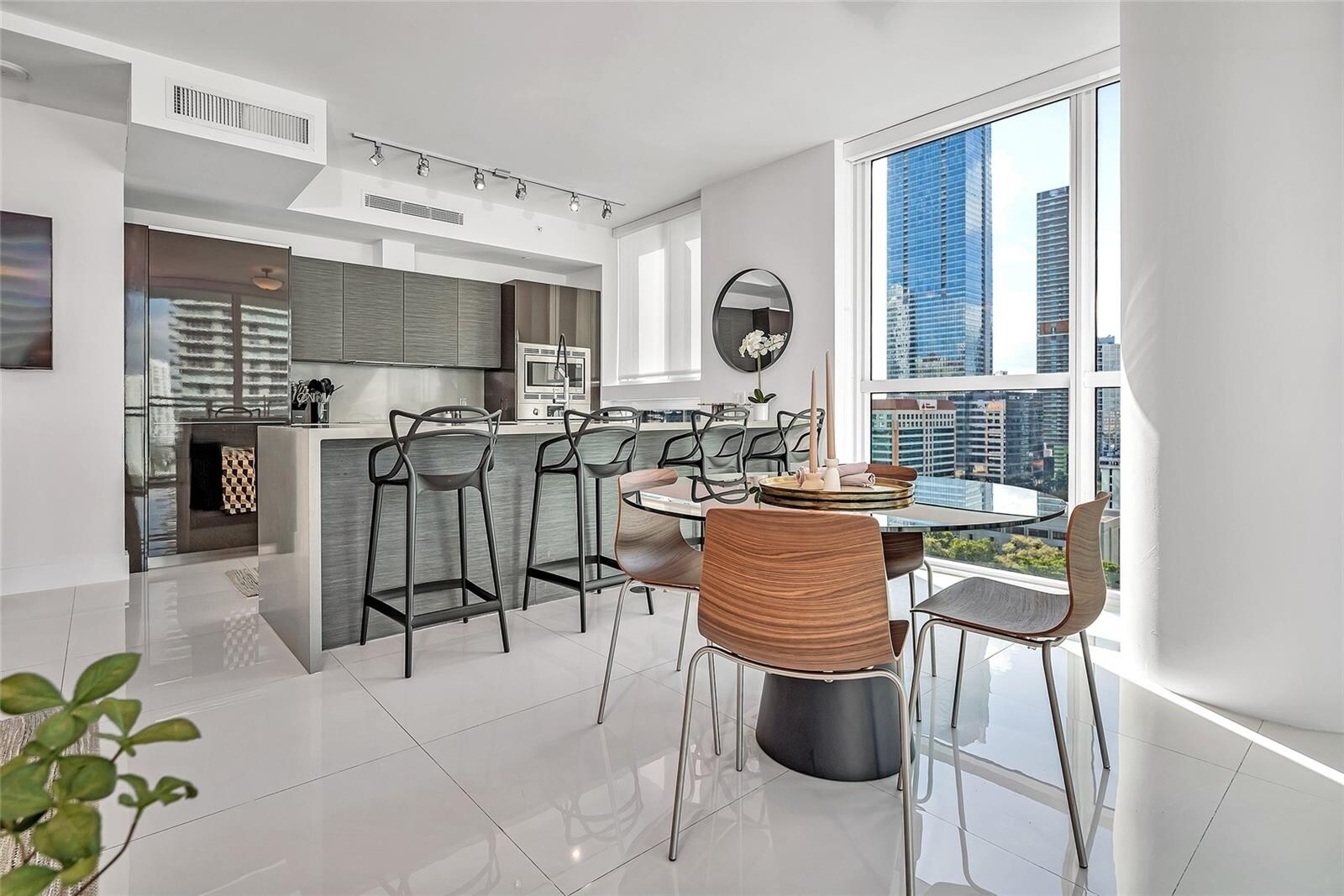 Building Photo - 1080 Brickell Ave