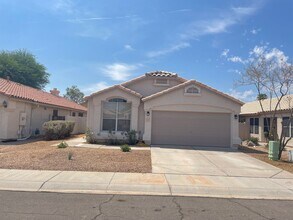 Building Photo - 1113 W Sparrow Dr
