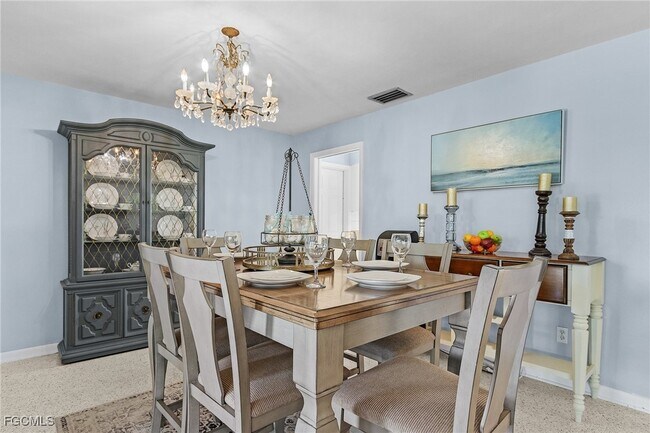 Building Photo - 2823 SE 18th Ave