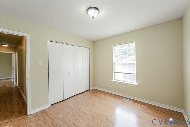 Building Photo - 811 Kiefer Field Ct