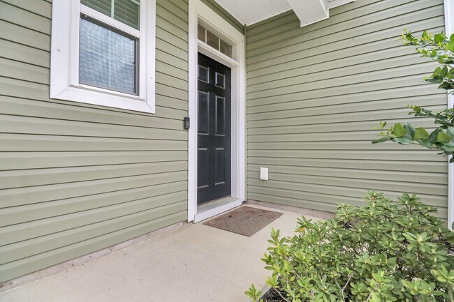 Building Photo - Modern Comfort & Easy Living in Ladson