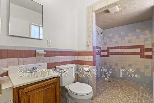 Building Photo - 5440 Viceroy Dr