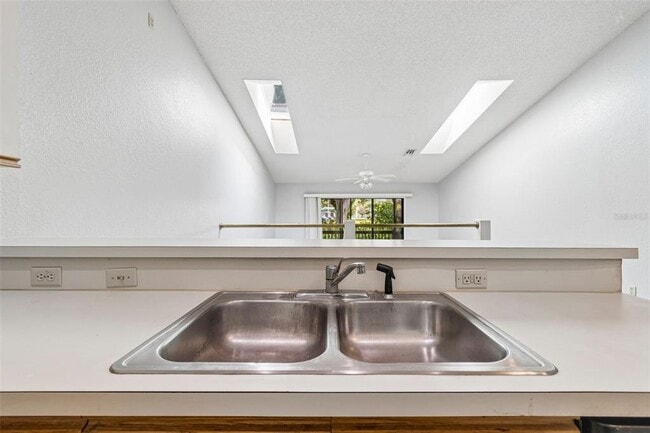 Building Photo - 6437 93rd Terrace N