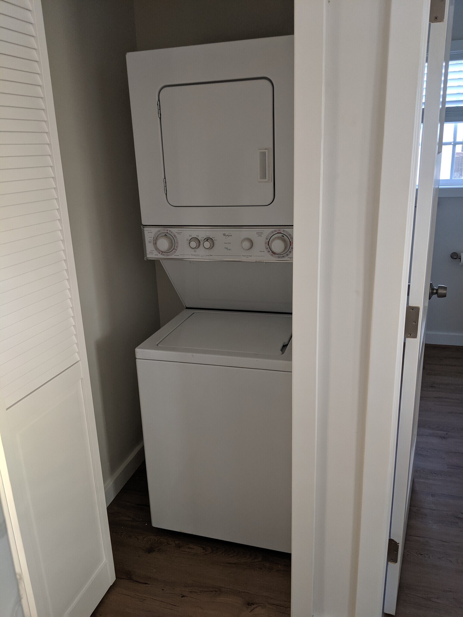 Laundry - 607 N Formosa Ave