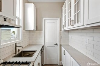 Building Photo - 370 Frederick St