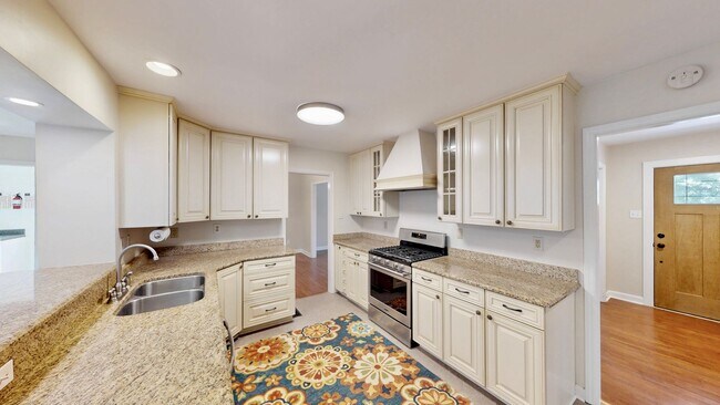 Building Photo - 2844 Goneaway Rd