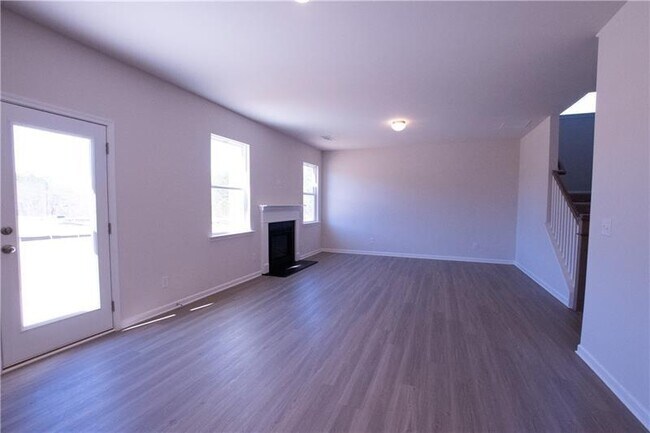 Building Photo - 530 River Run Dr