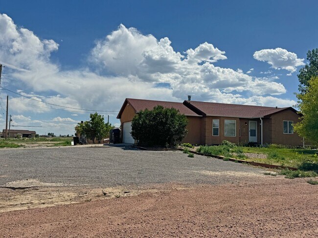 Building Photo - Move-In Special! FREE 50" TV for Qualified Tenants! Short term lease only