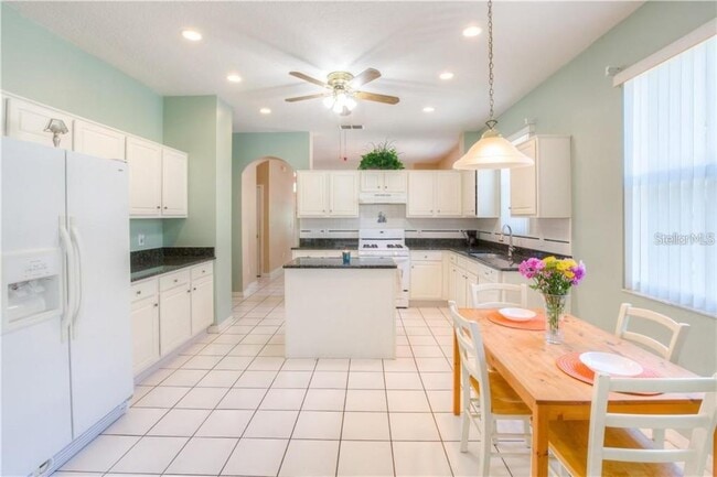 Building Photo - 4815 Riverton Dr