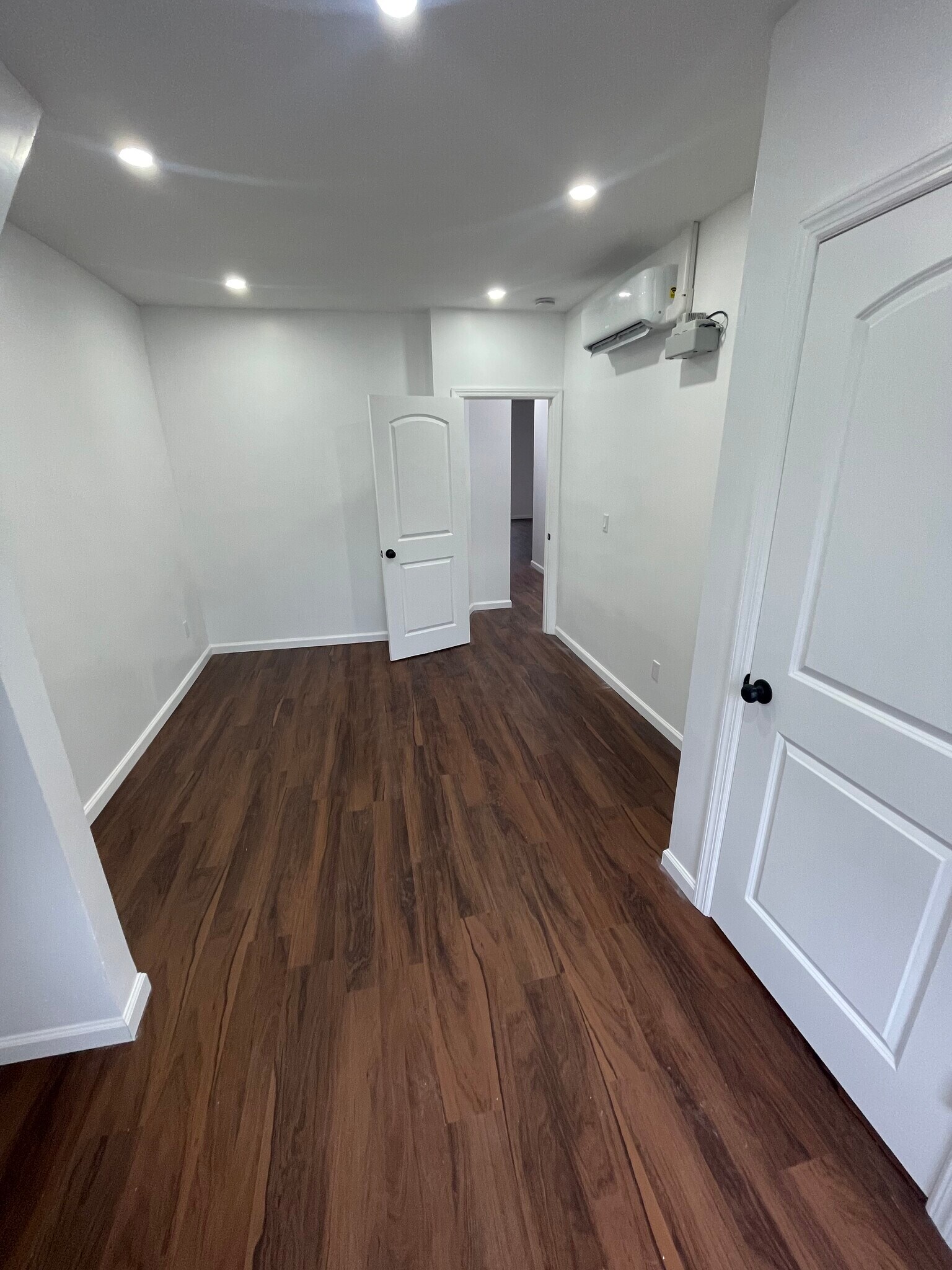 Building Photo - 452 S 1st Ave