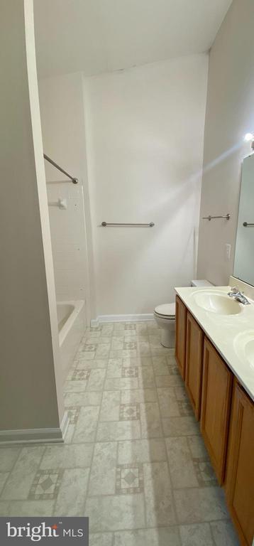 Building Photo - 108 Monet Cir