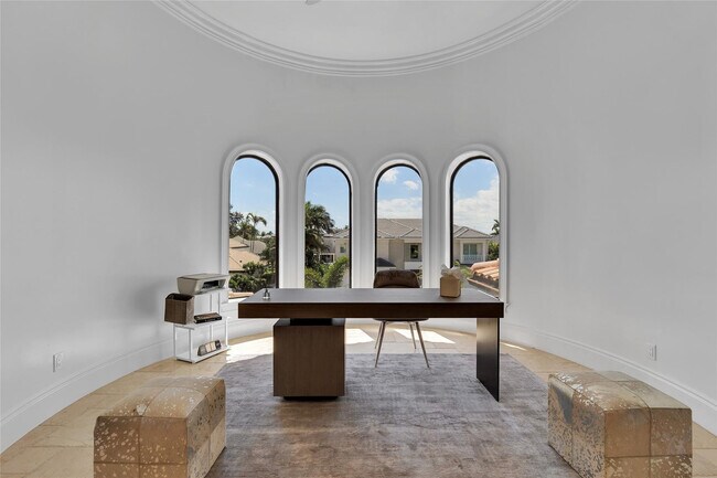 Building Photo - 1011 Rhodes Villa Ave