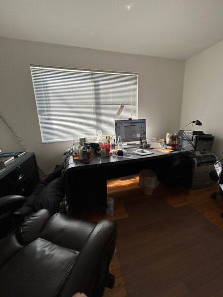 Building Photo - 22 Broadlawn Park