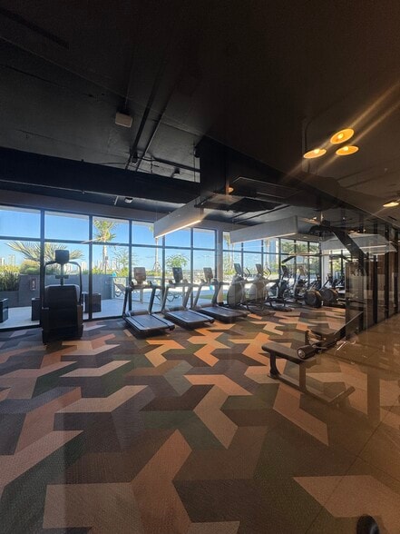 Building Photo - 16051 W Dixie Hwy