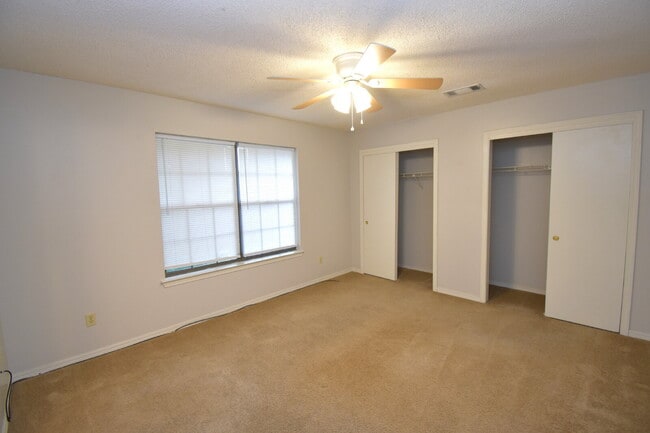 Building Photo - Charming West Pensacola Townhome – 2BR/2BA...