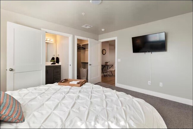 Building Photo - 310 W 2100 N