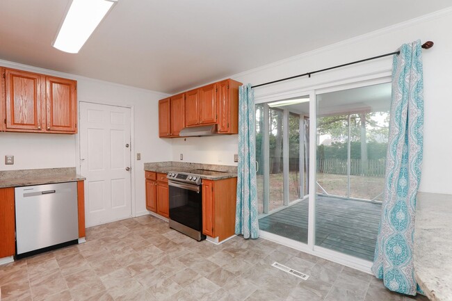 Building Photo - Elizabeth Lake Estates