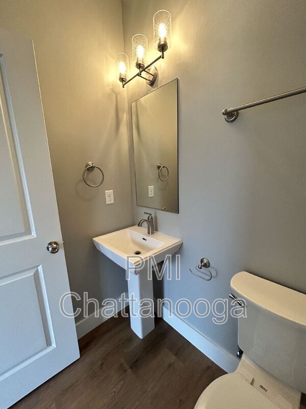 Building Photo - 1671 Adams St