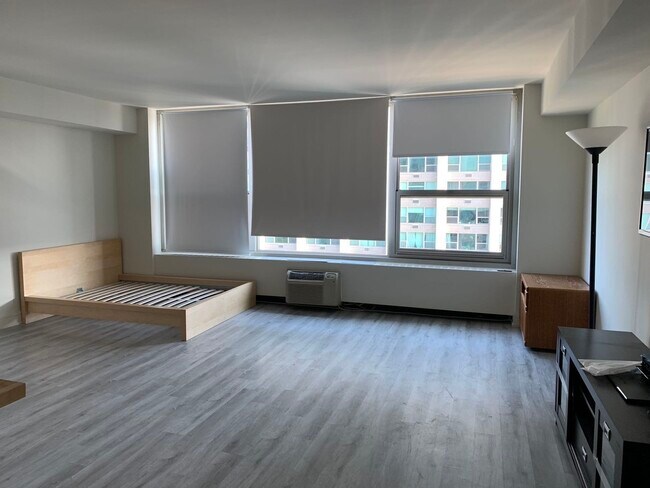 Building Photo - 3600 N Lake Shore Dr