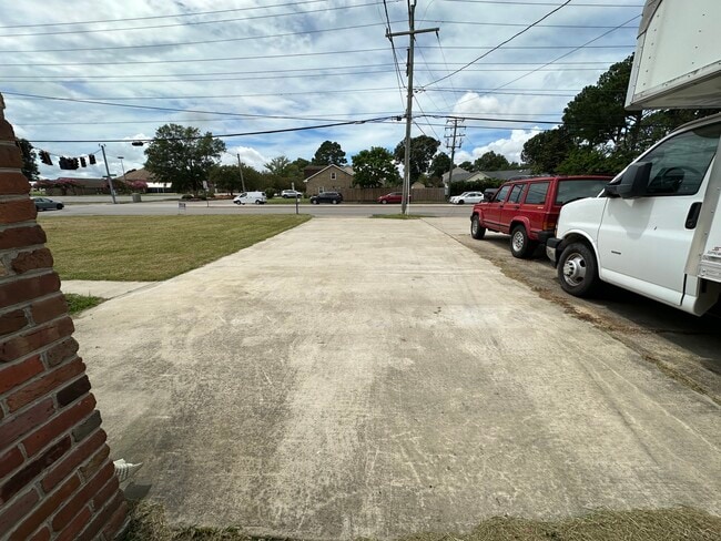 Building Photo - 752 Kempsville Rd