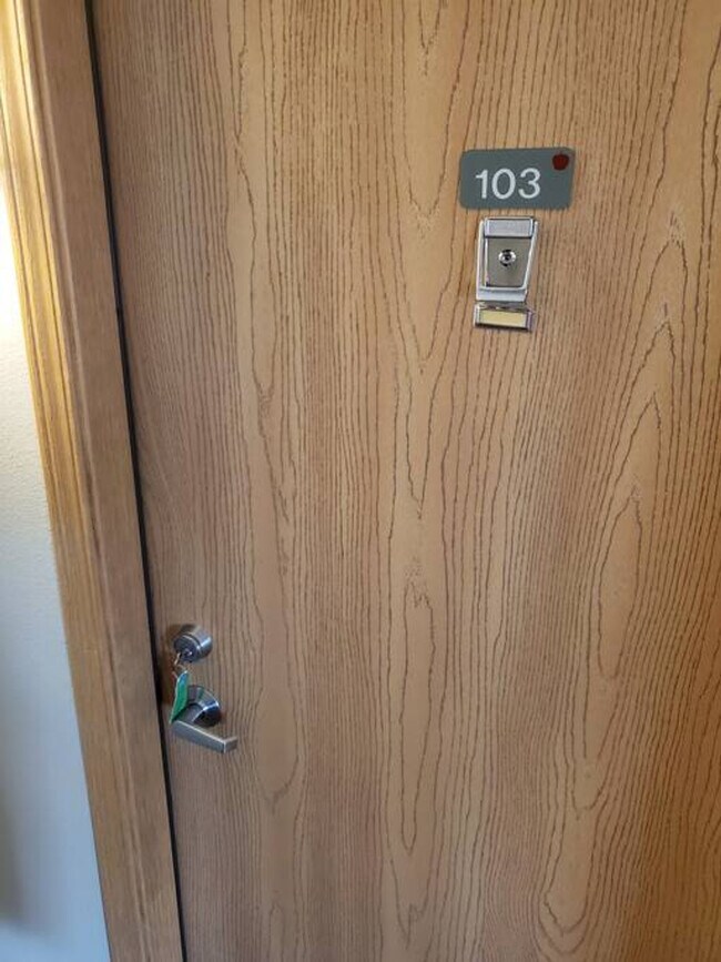 Building Photo - 501 Plaza Dr