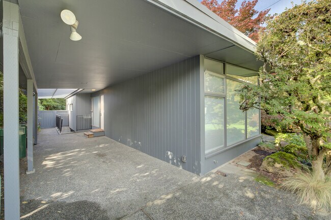 Building Photo - 8241 45th Ave NE