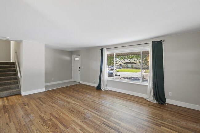 Building Photo - 1033 Turley Dr