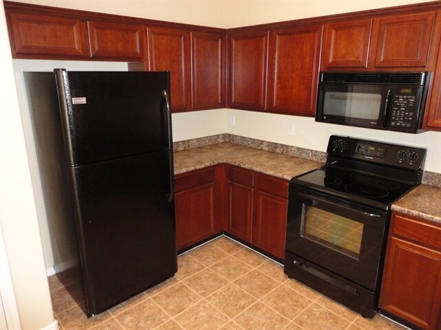 Building Photo - 8213 S 51st Dr