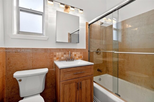 Building Photo - 1446 Lenox Ave.