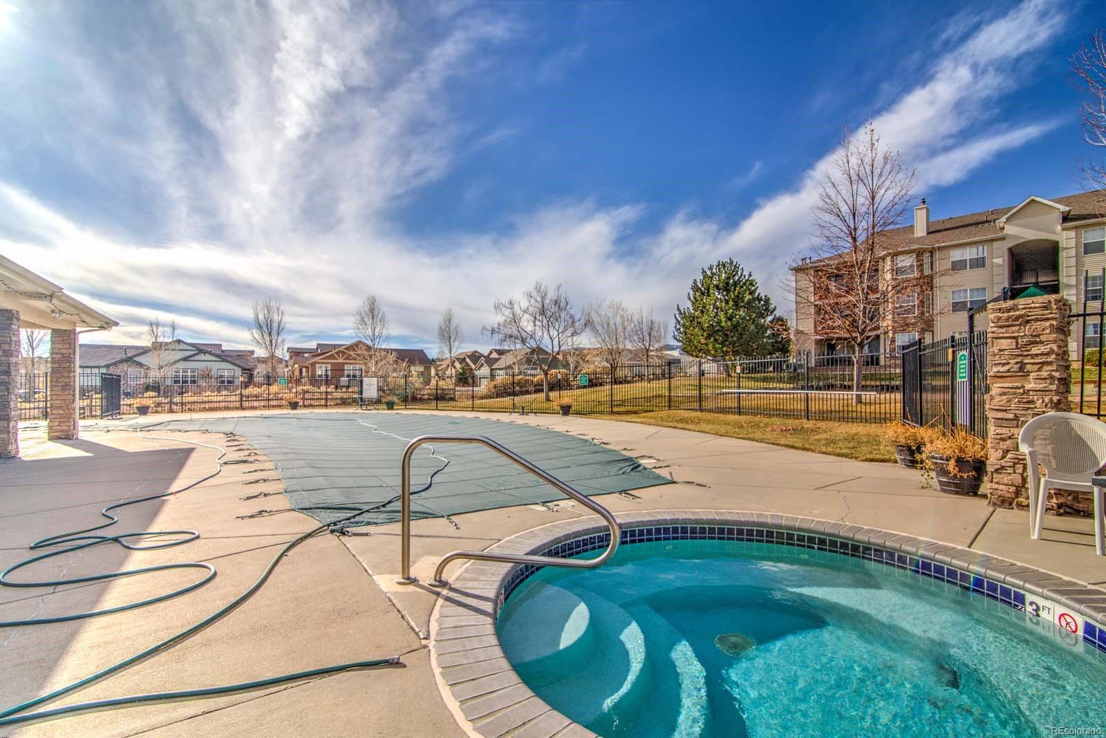 Building Photo - 12183 W Cross Dr