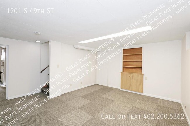 Building Photo - 1201 S 49th St