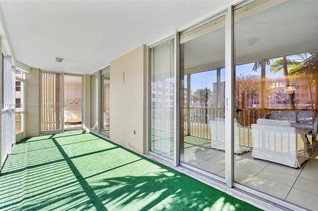 Building Photo - 1700 NE 191st St